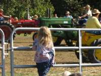 National Apple Harvest Festival, Tractor Square Dancing